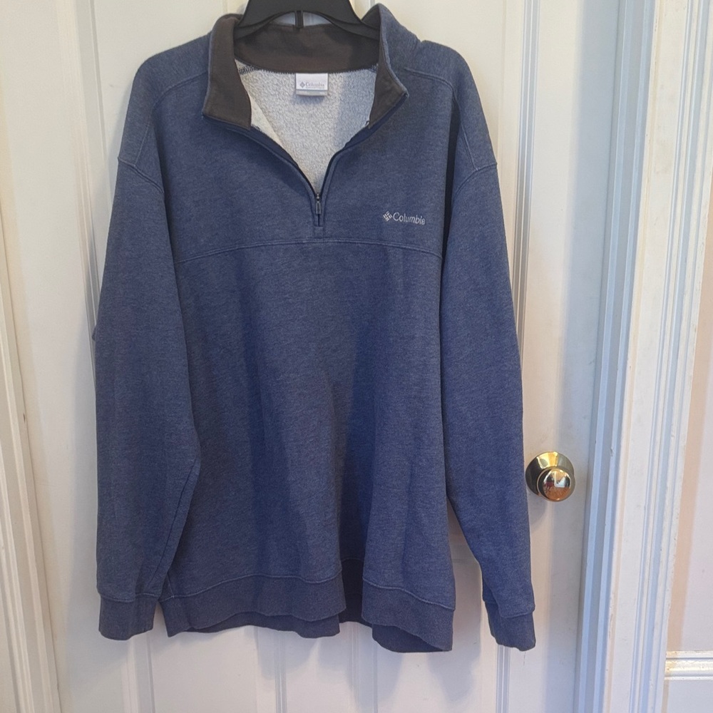 Columbia Navy Blue Half-Zip Sweatshirt. A-6